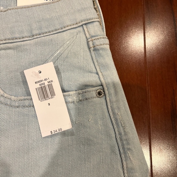 Old Navy Jean Shorts Sky-Hi A-Line High Rise Button Fly Light Wash Denim New 2 - Picture 5 of 9